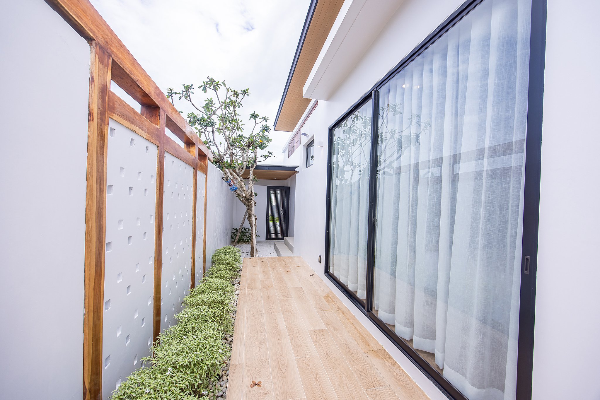 Monetaria Exterior (45)