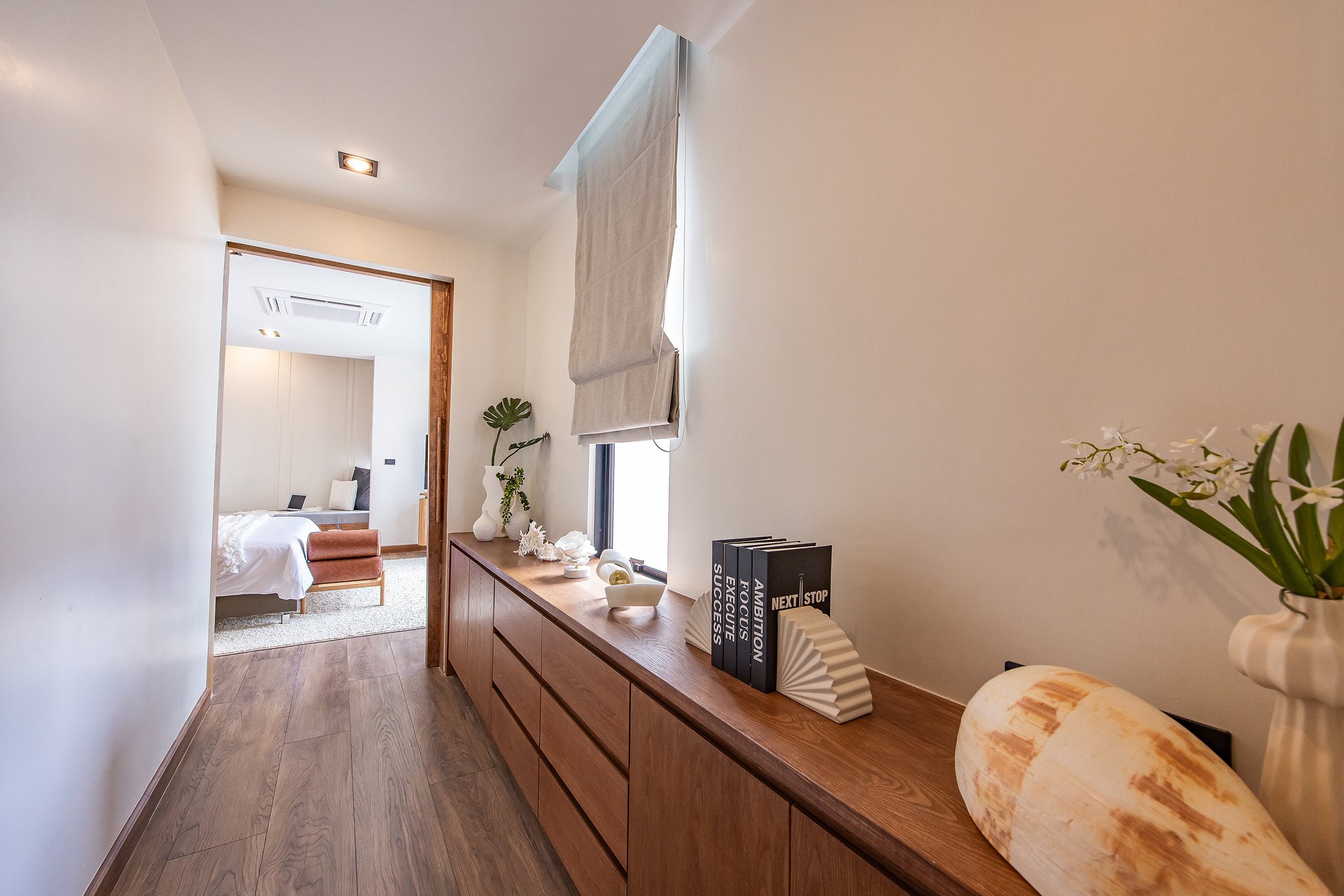 Monetaria Master Bedroom (1)