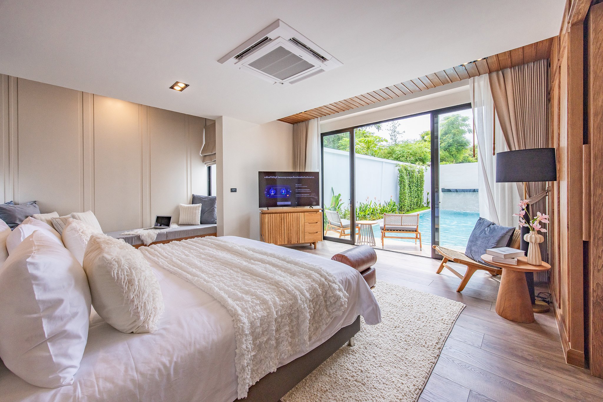 Monetaria Master Bedroom (11)